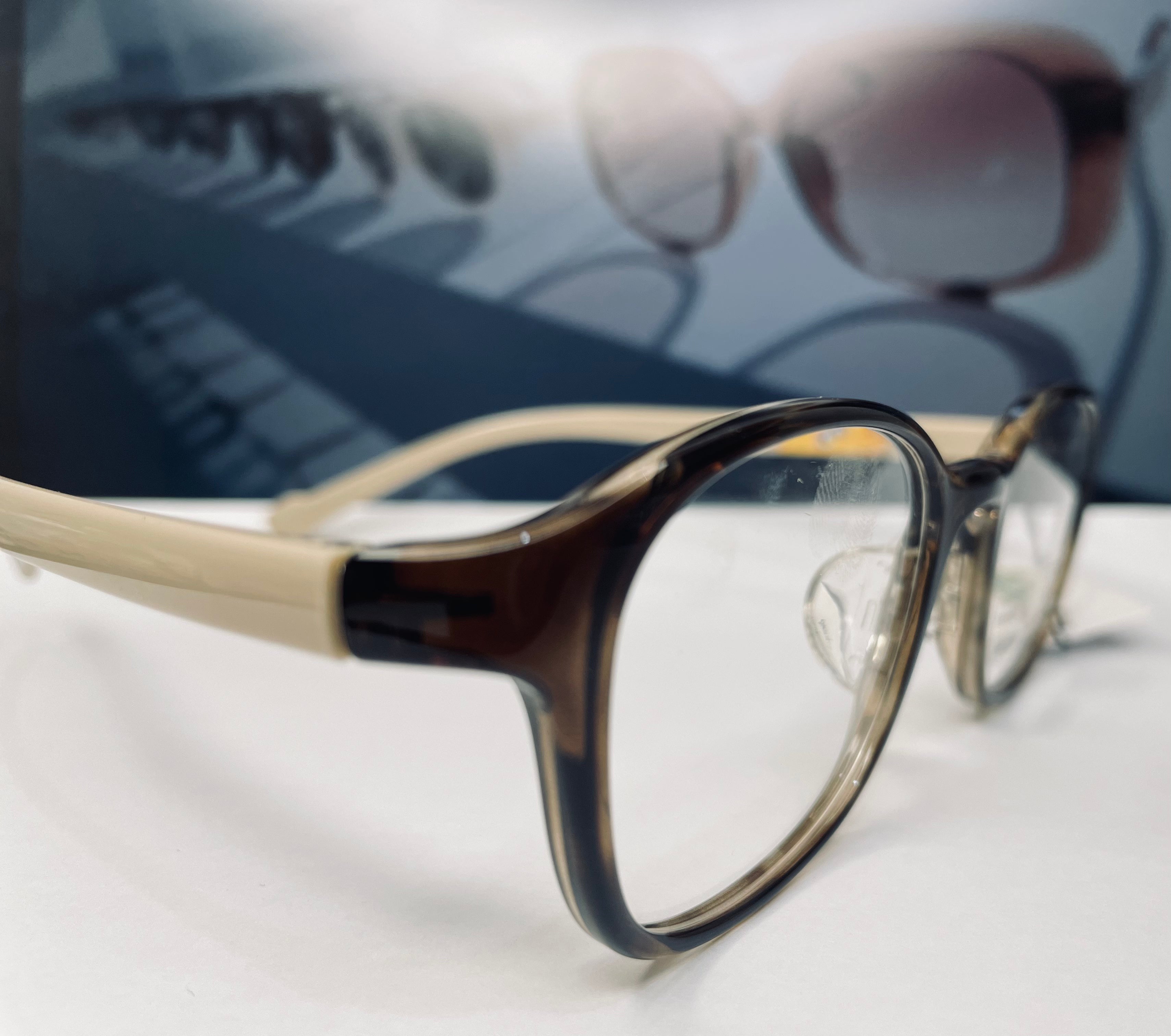 JINS GLASSES [042]