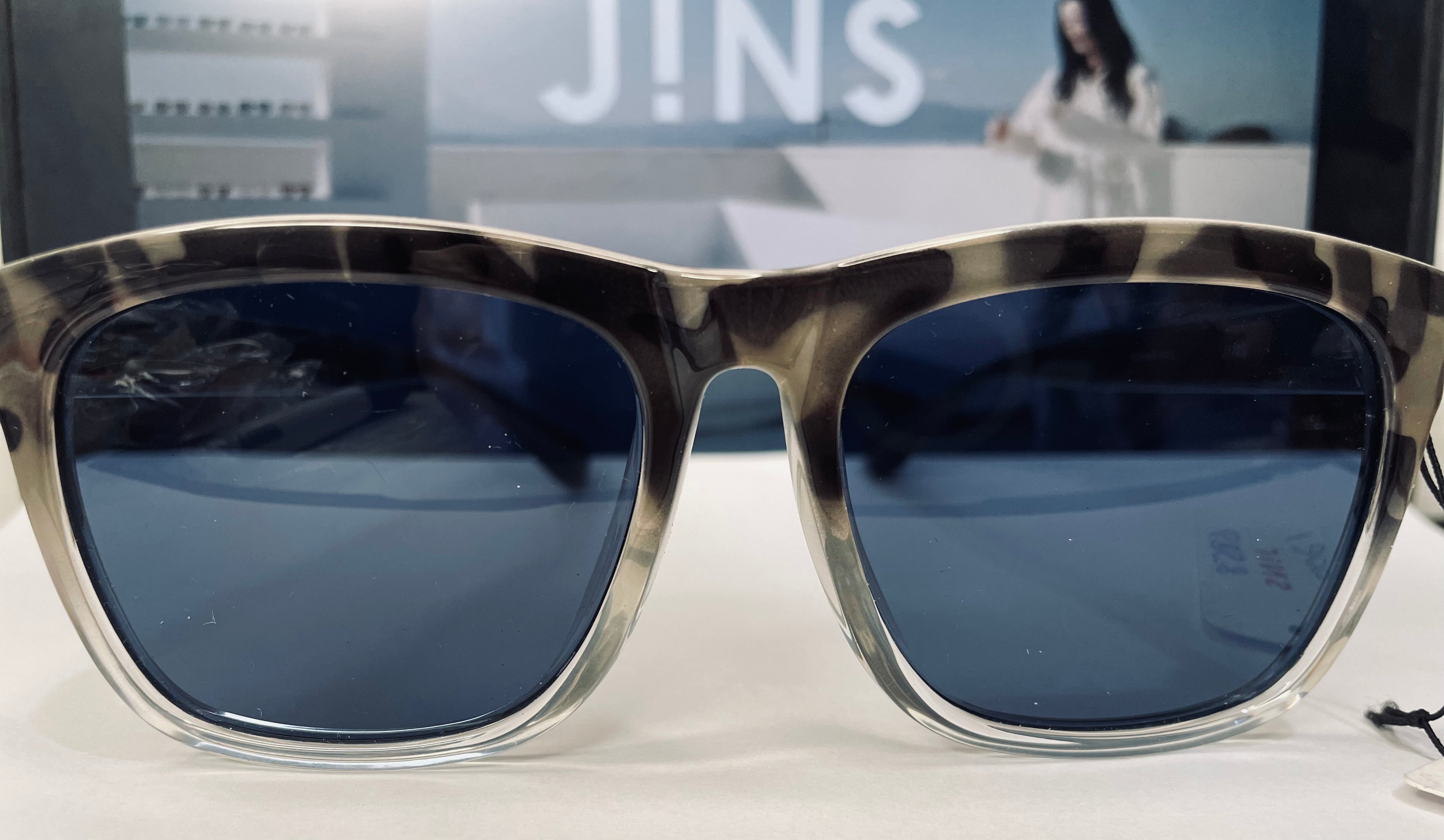 JINS GLASSES [049]