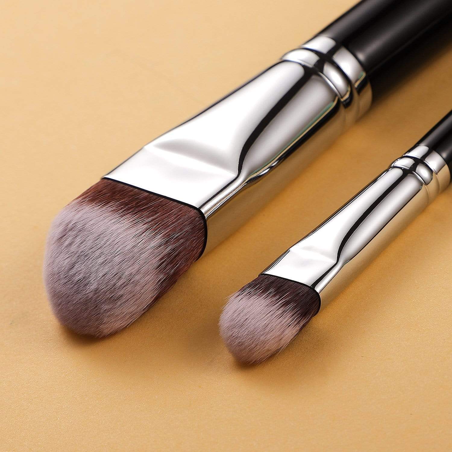 Premium 8 PCS SCULPT AND BLEND BRUSH KIT BRIGHT SILVER